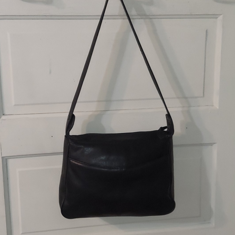 Eitenne Aigner Black Genuine Leather Handbag ๐ - Picture 3 of 9